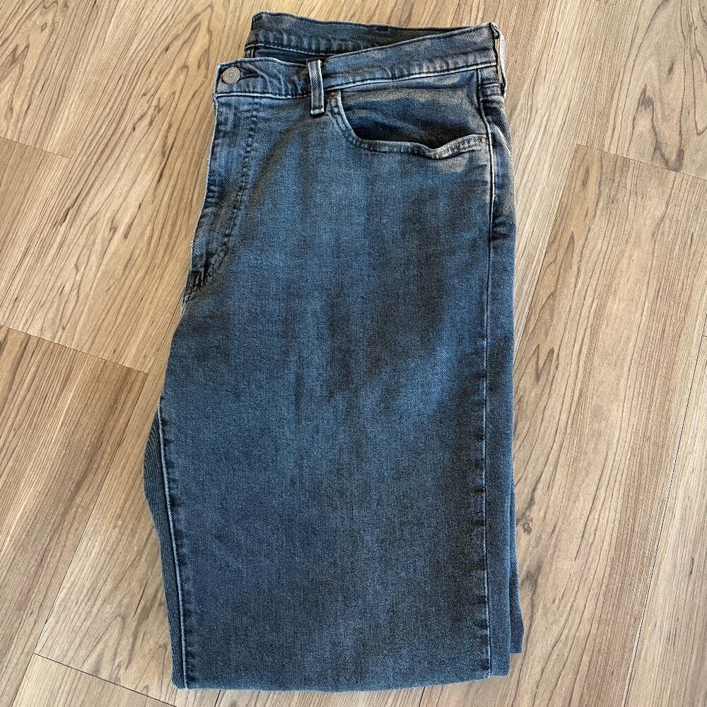 Levi’s - Men’s 541 Athletic Taper Jean - “Power Move” - Size 38W/34L